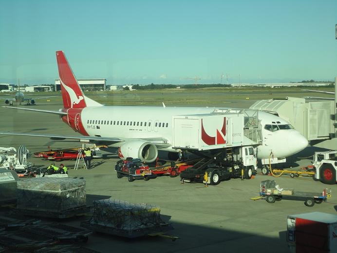 Qantas 737-400 (VH-TJS)